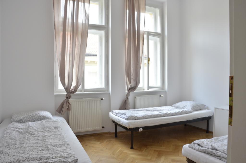 Jump In Hostel * Prag