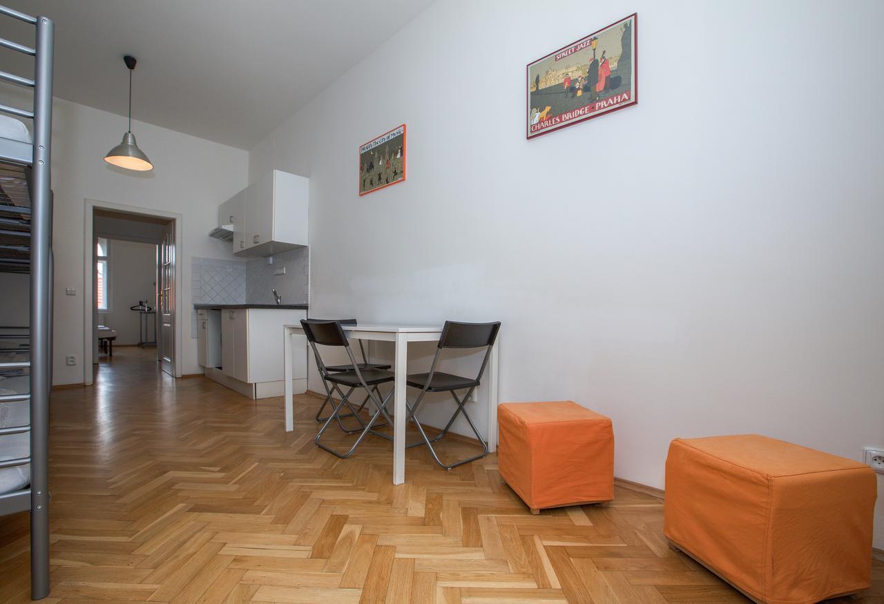 Jump In Hostel * Prag